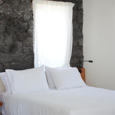 Hotel Noir Santorini à Monólithos Extérieur photo