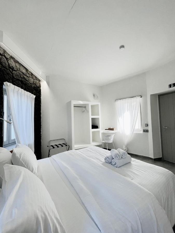 Hotel Noir Santorini à Monólithos Extérieur photo