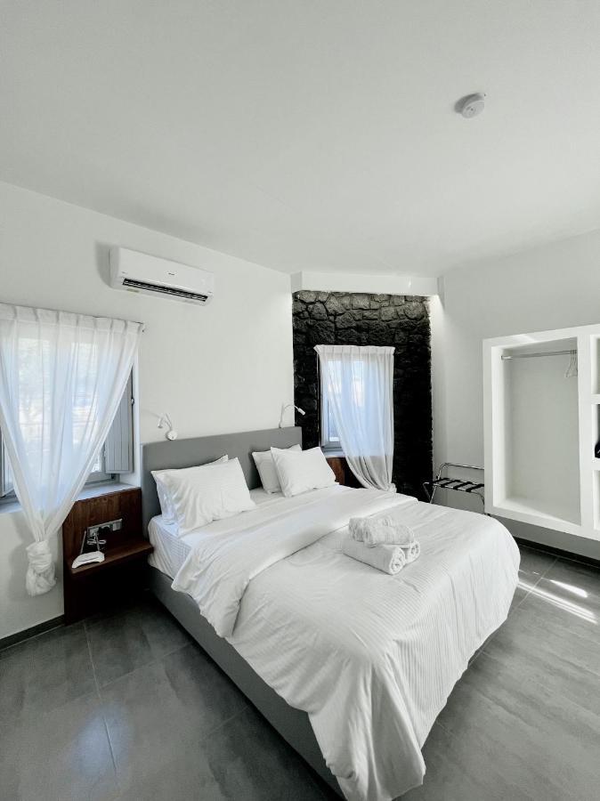 Hotel Noir Santorini à Monólithos Extérieur photo