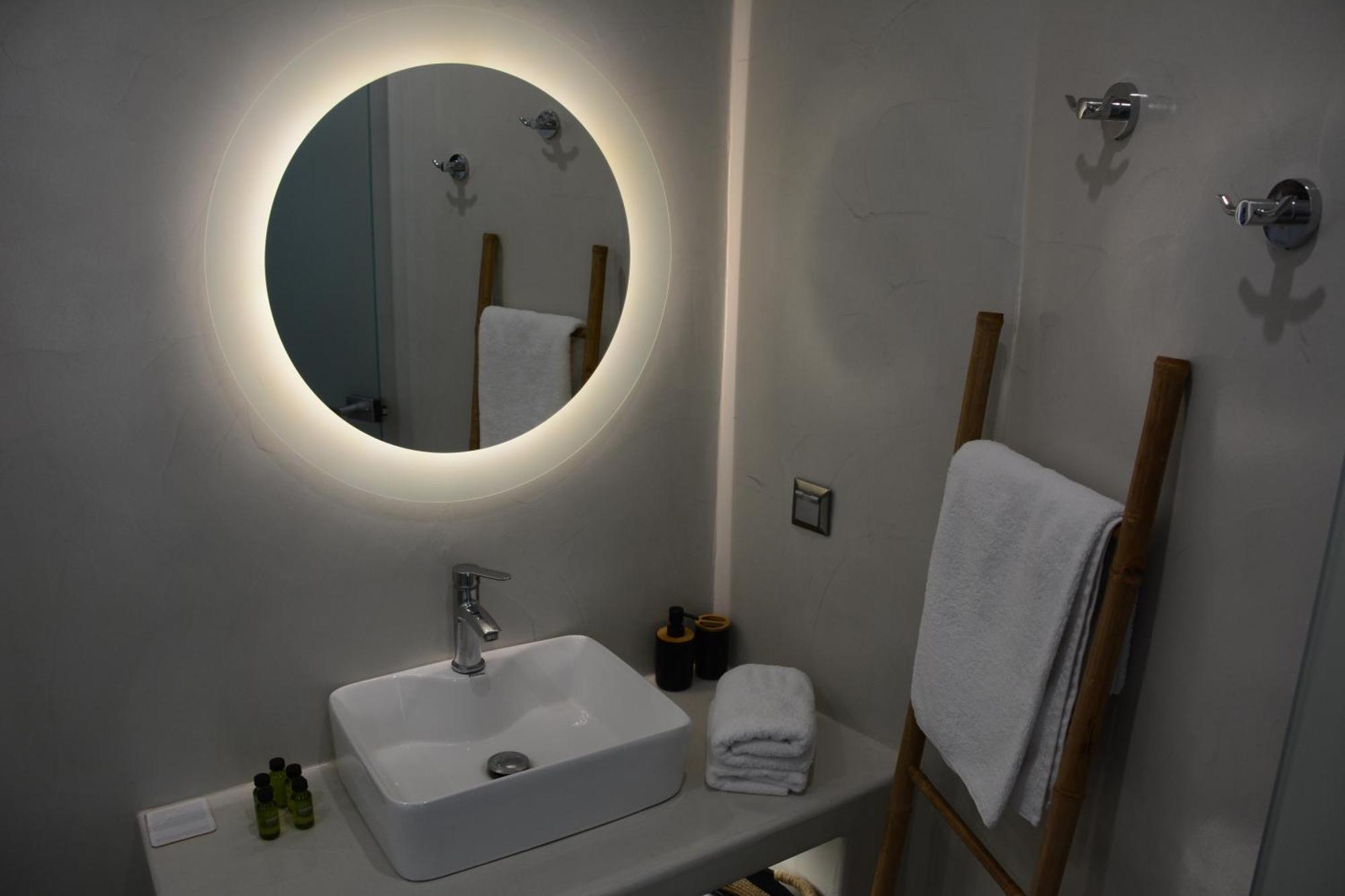 Hotel Noir Santorini à Monólithos Extérieur photo